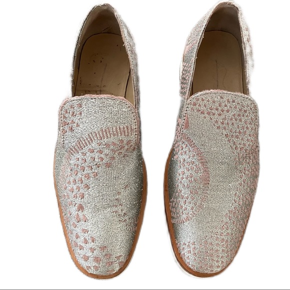 FREE PEOPLE ‘Snake Eyes’ Metallic & Velvet Slip-On Loafer Women’s Size 7.5 - Picture 3 of 12